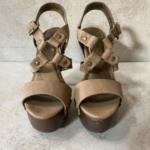 Selling shoes, size 7, color brown, worn couple times, brand Shii